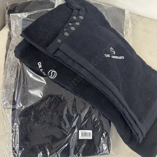 De Lorenzo Black Cape Towels